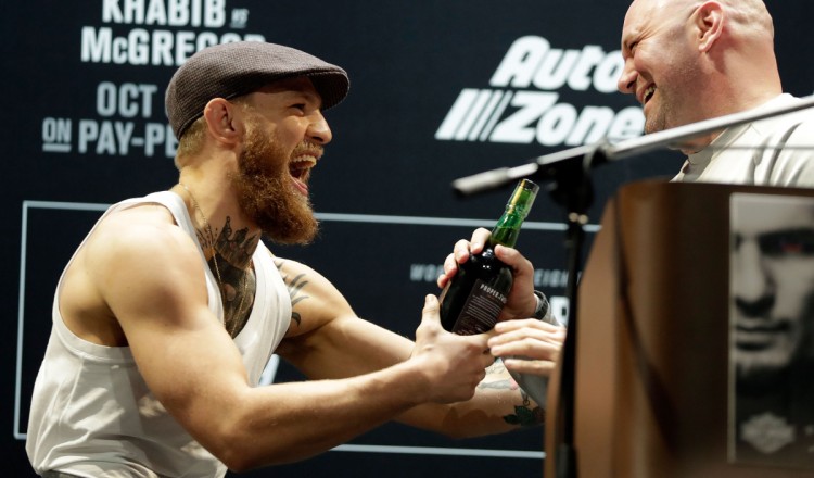 UFC: White veut que McGregor oublie la boxe et Pacquiao… pour l’instant