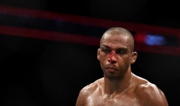 VIDEO. MMA : l'énorme coup de genou du Brésilien Edson Barboza qui inflige un violent KO à Billy Quarantillo